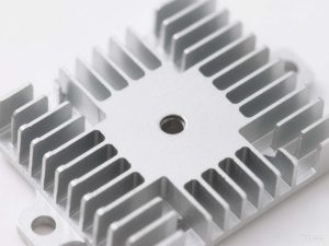 Small form factor aluminum RF shield for 5G small cell and customer premises equipment (CPE).