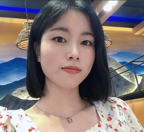 Lenchor company sales manager Elain