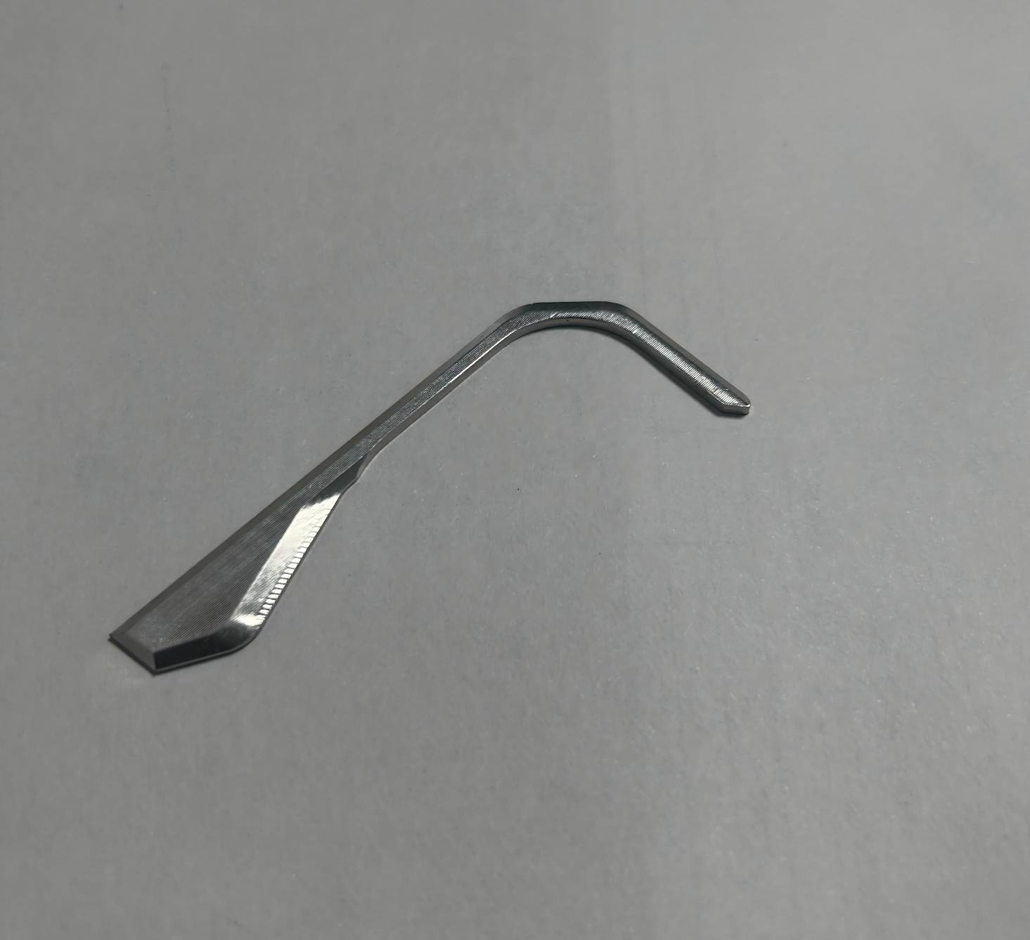 Custom CNC machined aluminum bent support rod, precision aluminum car structural component, L-shaped aluminum auto accessory with threaded end
