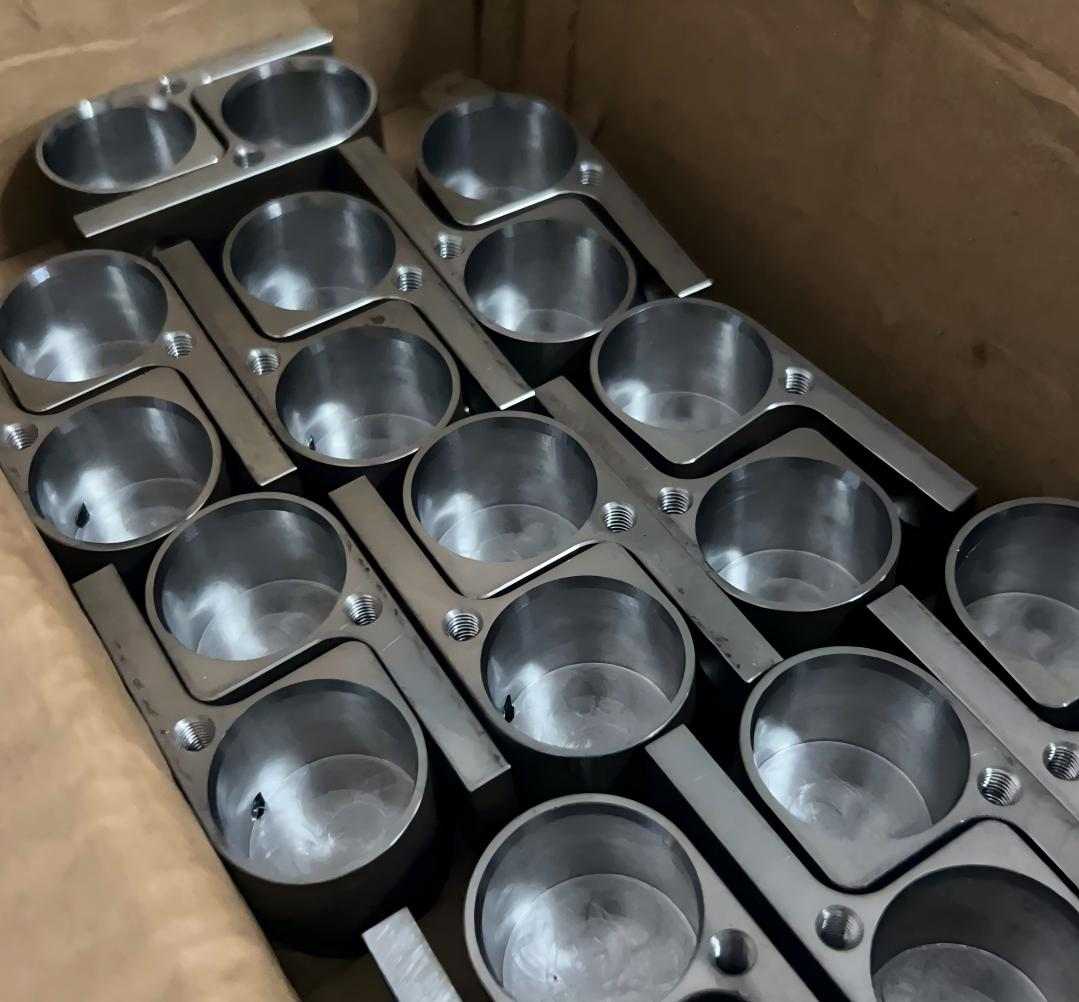Bulk CNC machined aluminum automotive cup-shaped structural parts, custom aluminum car modification components, threaded aluminum automotive parts
