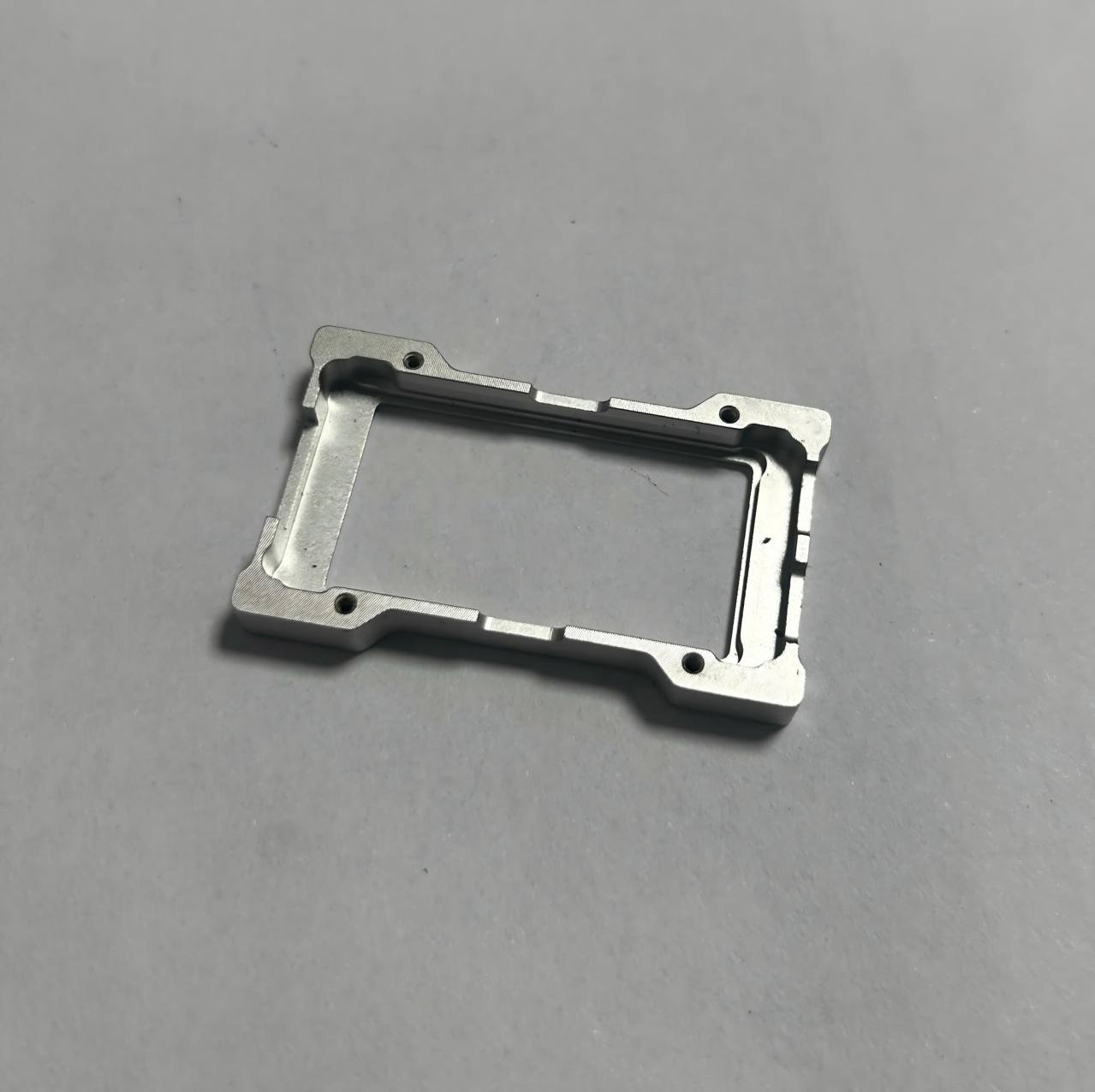 Precision CNC machined aluminum rectangular frame, aluminum heatsink bracket for electronic components, custom aluminum electronic accessory