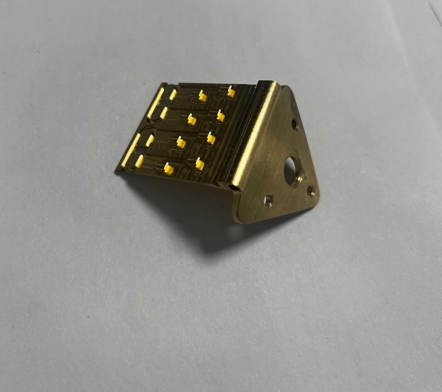 CNC machined brass L-shaped automotive bracket, custom precision metal car fixing component, high-precision brass auto accessory with mounting holes