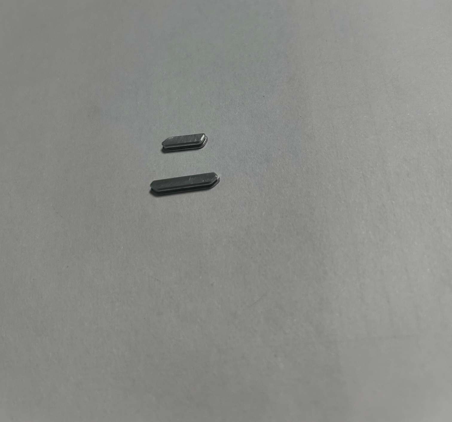 CNC machined metal automotive locating key dowel pins, custom precision steel/aluminum car positioning components, small automotive fasteners