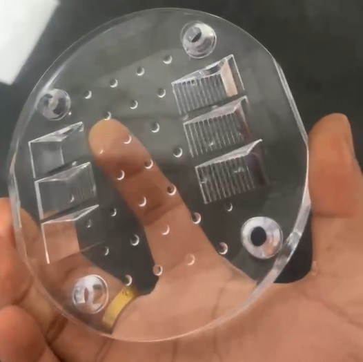 High-precision CNC machined transparent acrylic car light lens, custom clear plastic auto optical component, precision-machined acrylic light accessory with grooves